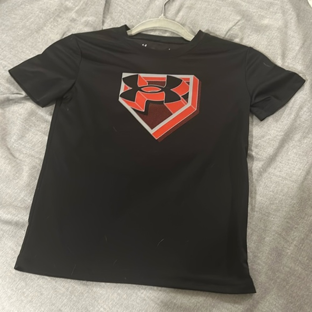 UA dri fit shirt